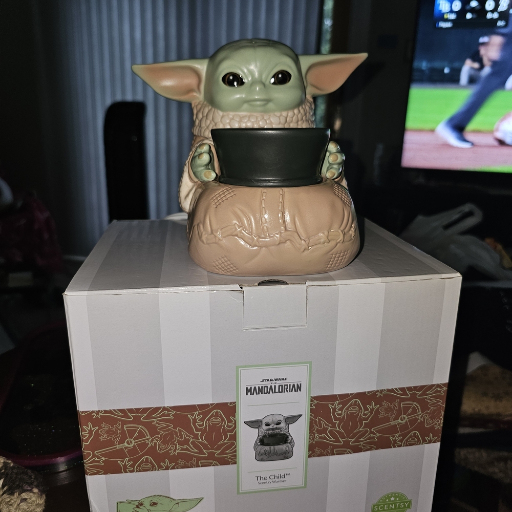 Scentsy Mandolorian The Child Warmer - New In Box